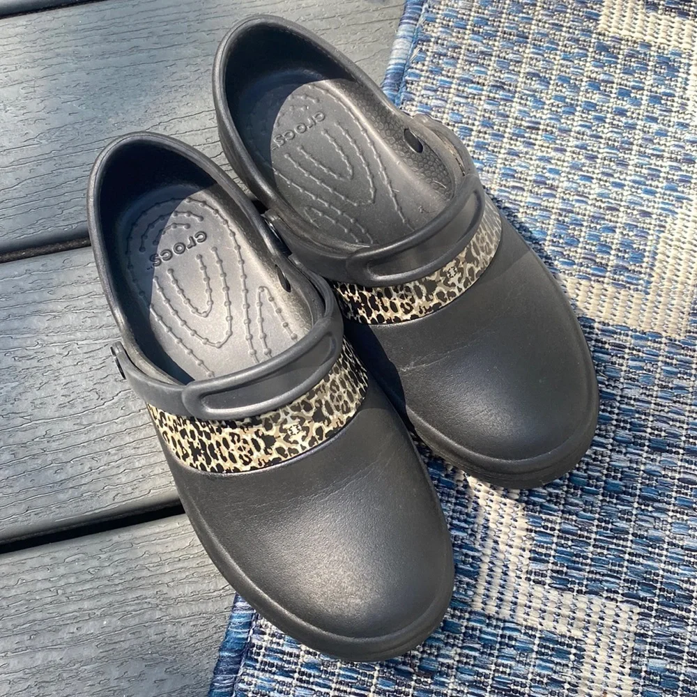 CROCS Black Clogs Size 7 - Picture 2 of 5